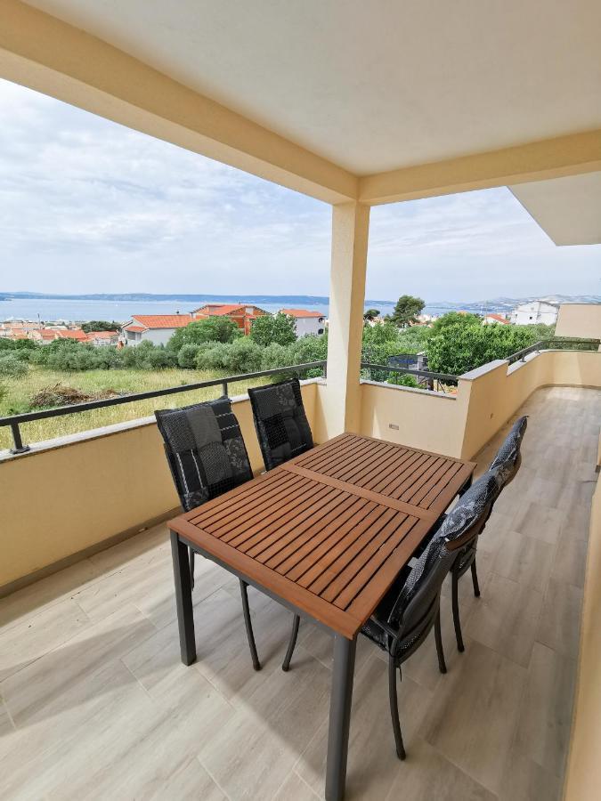 A4 Apartmani Kevic Kastela Exterior photo