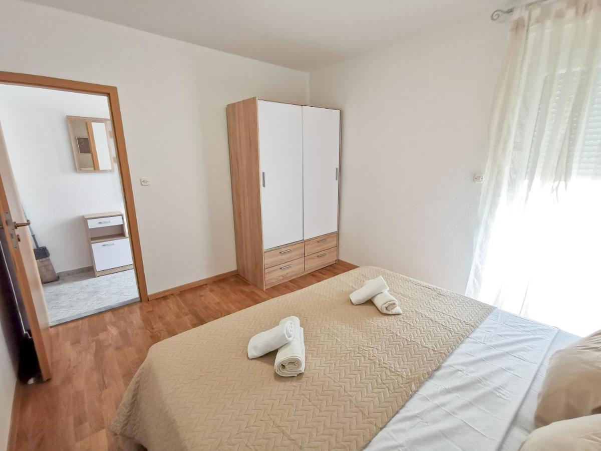 A4 Apartmani Kevic Kastela Exterior photo