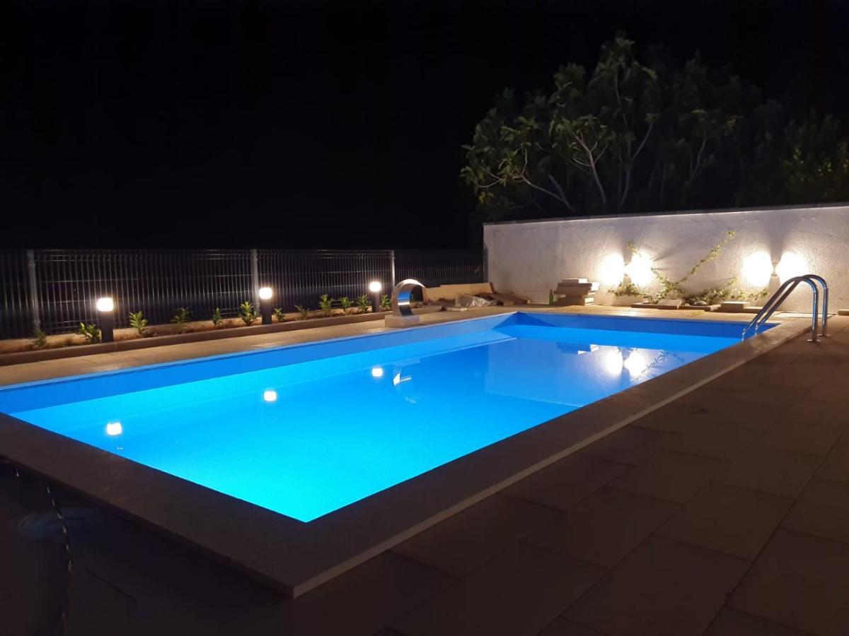 A4 Apartmani Kevic Kastela Exterior photo