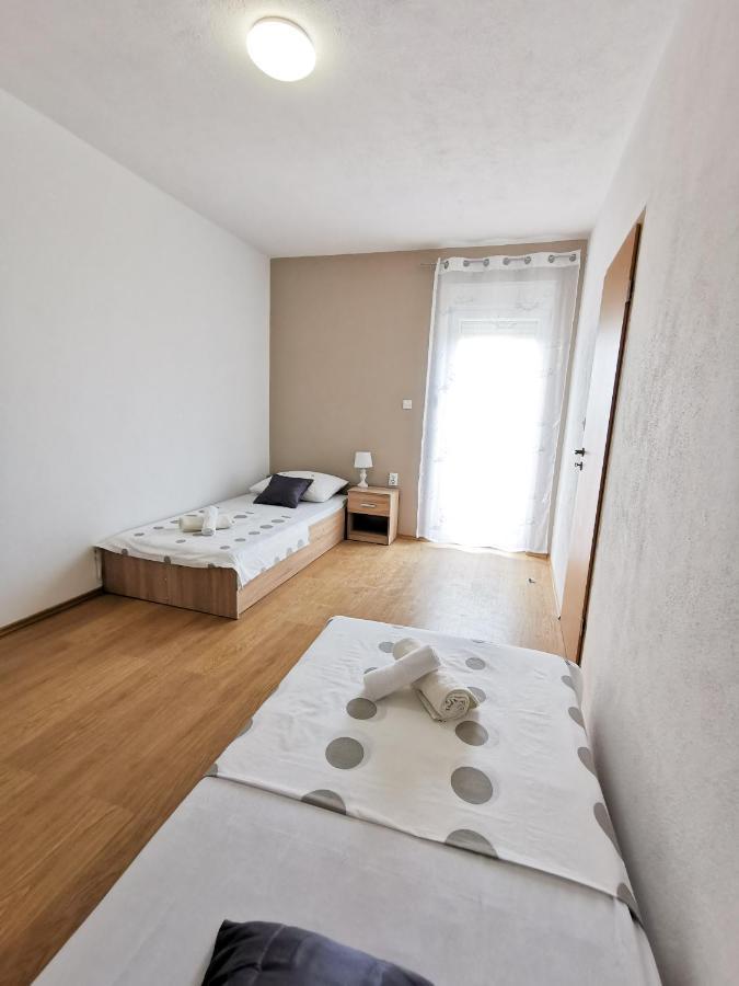 A4 Apartmani Kevic Kastela Exterior photo