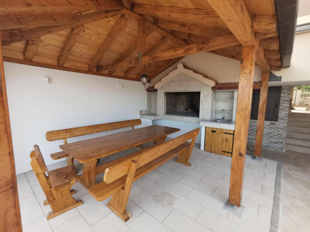 A4 Apartmani Kevic Kastela Exterior photo